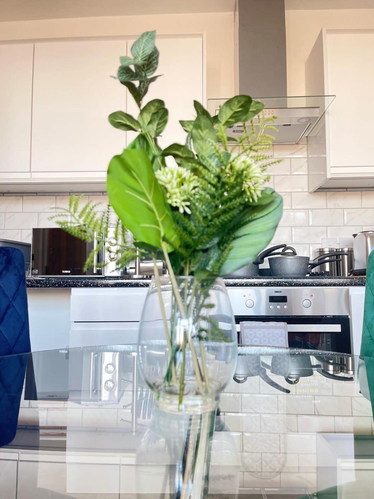 1 Bedroom Apartment - Flitwick - Contractor Friendly - Tourist Ready - Full Kitchen - Wifi - Smart Tv - Sofa Bed - Free Parking - Ideal For Short Or Long Stays Exterior foto